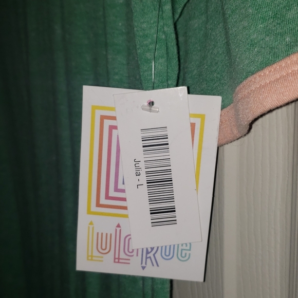 Julia - Picture 2 of 3